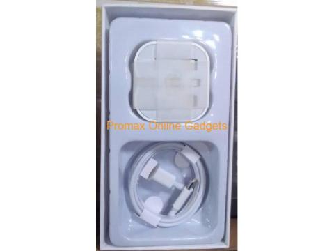 Original iPhone 15 Pro Max charger for sale in Ikotun/Igando, Lagos State - 2/2